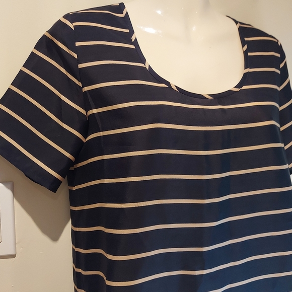 ❣️Ladies Collective Concept short sleeve top size XS (#082) - Picture 3 of 8